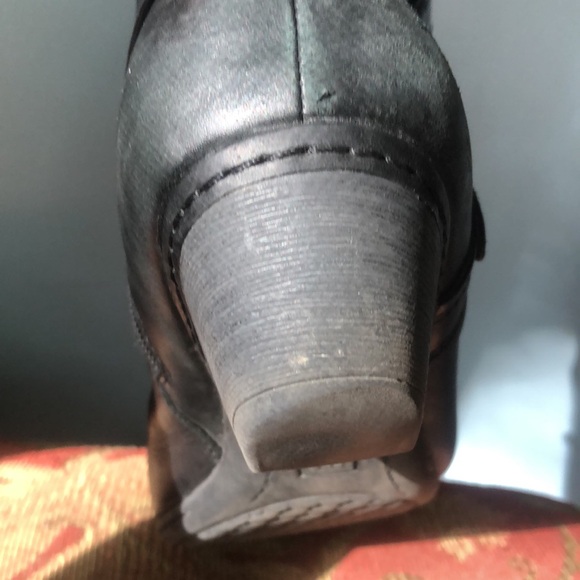 10 wide black half boot. Leather. - Picture 8 of 11